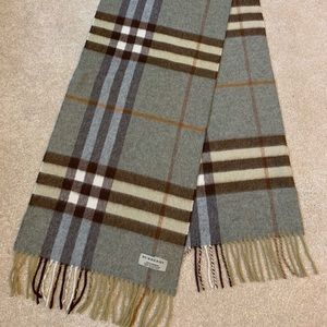 BURBERRY 100% cashmere scarf